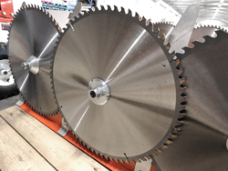 circular saw blade attachment for excavators and hedge cutters cutter3