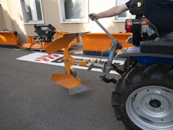 arado reversible drp 25 para tractor pequeño