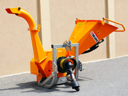 trituradora de ramas dk 1300 para tractor con rodillo de alimentacion hidraulico