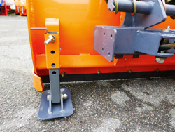 pala quitanieves frontal con placa para tractor ln 250 a