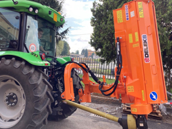 desbrozadora de brazo lateral alce 180 con martillos