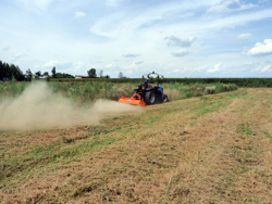 trituradora de martillos desplazable tigre 200 para hierba y poda