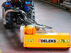 trituradora de martillos con brazo volpe 100 para pequeno tractor