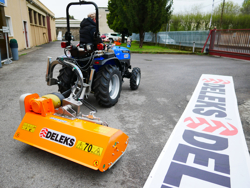 trituradora de martillos con brazo volpe 100 para pequeno tractor