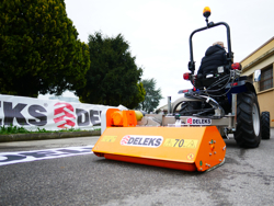 trituradora de martillos con brazo volpe 100 para pequeno tractor