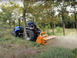 desbrozadora de martillos con desplazamiento hidráulico leopard 160 sph