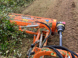 desbrozadora de brazo lateral alce 180 con martillos