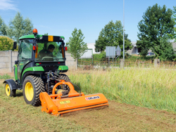 trituradora de martillos para tractor frutero mod jaguar 130