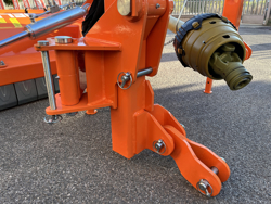 desbrozadora de brazo lateral dragon 180 con martillos