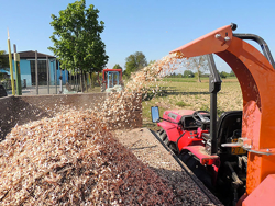 trituradora de ramas dk 1200se para tractor con rodillo de alimentacion