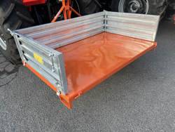 caja de transporte basculante para tractor modelo t 1400