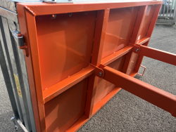 caja de transporte basculante para tractor modelo t 1400