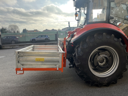 caja de transporte basculante para tractor modelo t 1400 h