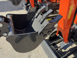mini excavadora 1 ton m120