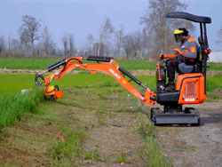mini excavadora 1 ton m130
