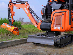 mini excavadora 1 ton m130